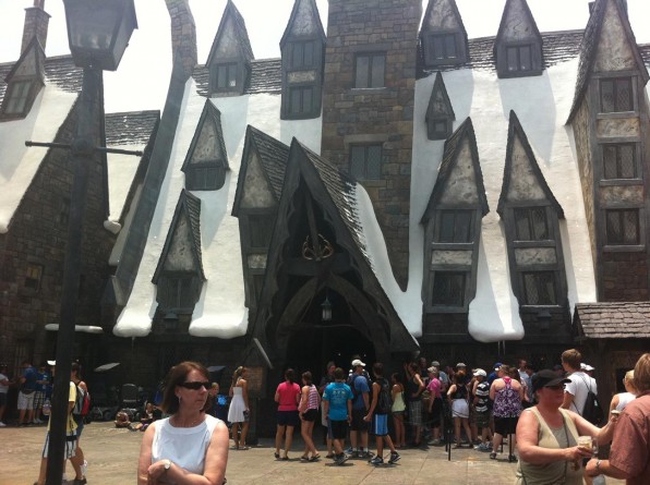 The Three Broomsticks The Threebroomsticks Exterior